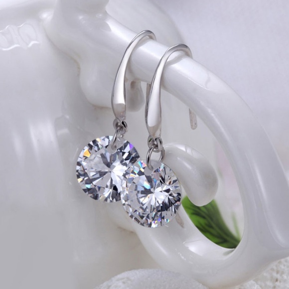 Pierced Diamond Earrings - Picture 6 of 8